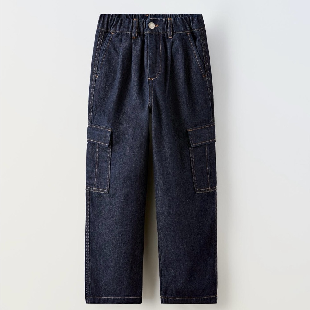 Zara pants.
Size 7 years.
Jeans navy blue.